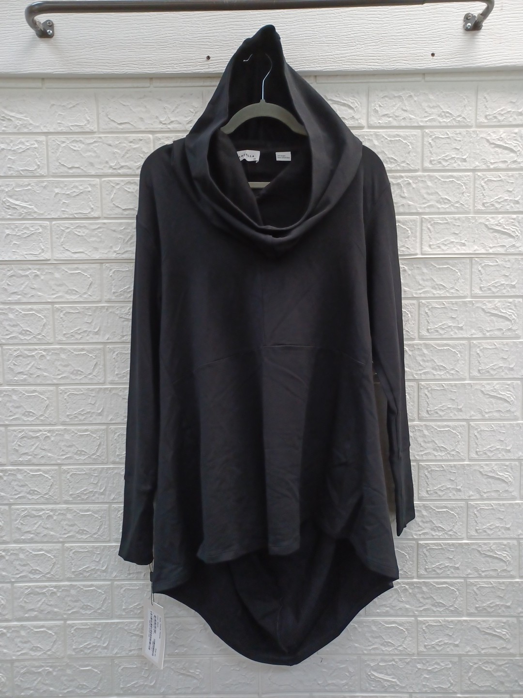 NEW Marcella Firenze Hoodie In Black Womens Size XSmall NEW Marcella Firenze Hoodie In Black Womens Size XSmall