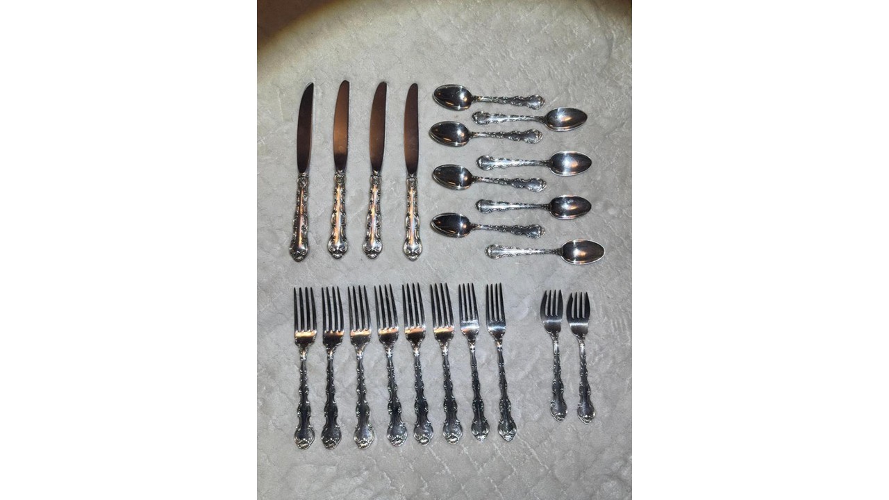 22 PIECES Sterling GORHAM STRASBOURG starter or replacement set NO MONOGRAM