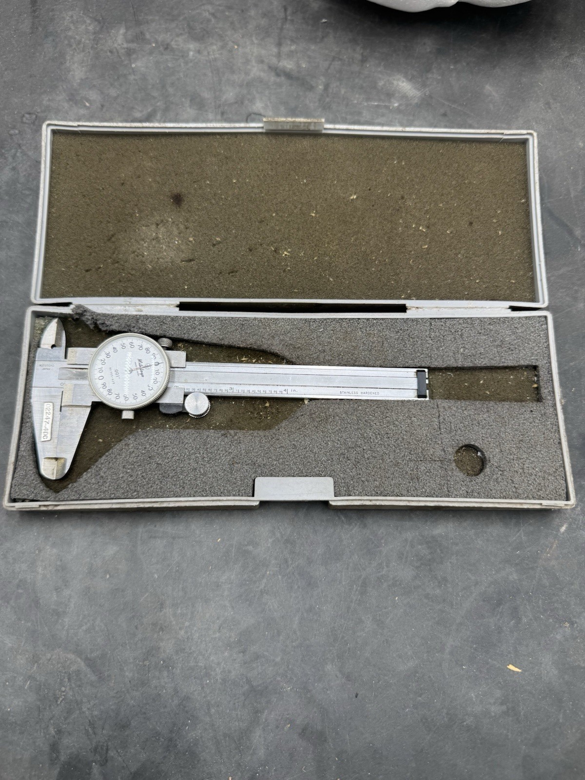 Vintage Mitutoyo 505-629 Dial Caliper 0-4 Inch White Dial Vintage Mitutoyo 505-629 Dial Caliper 0-4 Inch White Dial