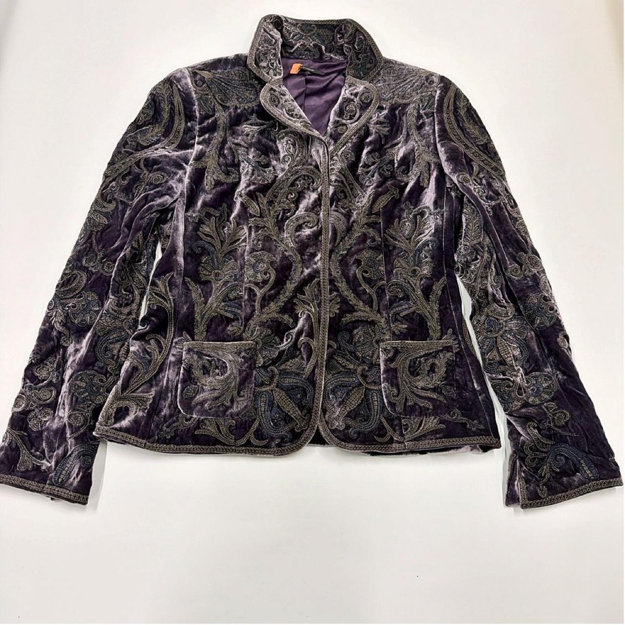 vintage Elie Tahari velvet embroidered scrollwork jacket/blazer vintage Elie Tahari velvet embroidered scrollwork jacket/blazer