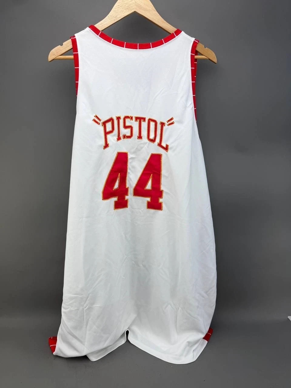 Mitchell & Ness Atlanta Hawks Pistol Pete Maravich Jersey 1973-74 HWC Size 3XL Mitchell & Ness Atlanta Hawks Pistol Pete Maravich Jersey 1973-74 HWC Size 3XL