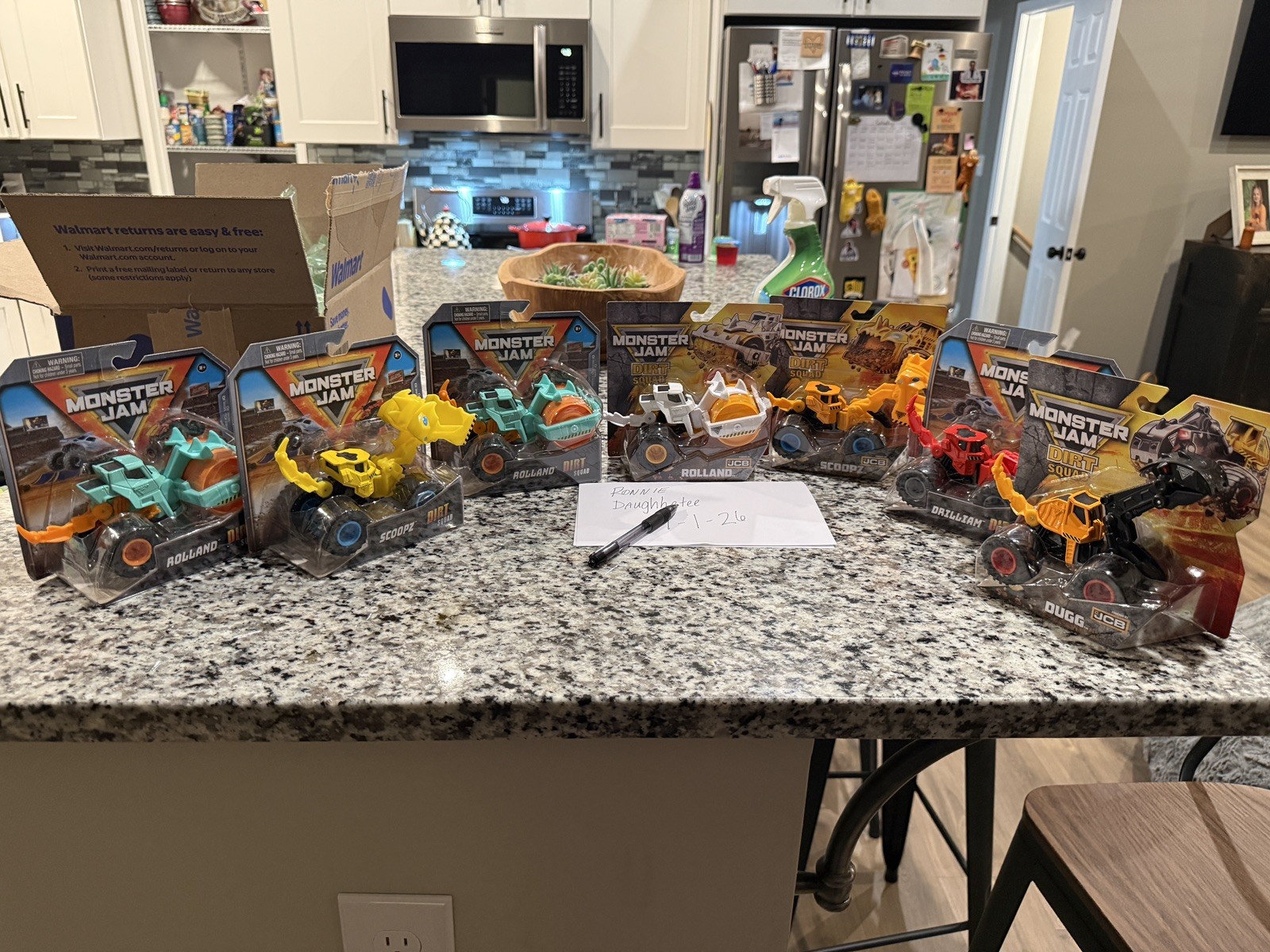 Spin master Monster Jam DIRT SQUAD 7 pieces, see description 