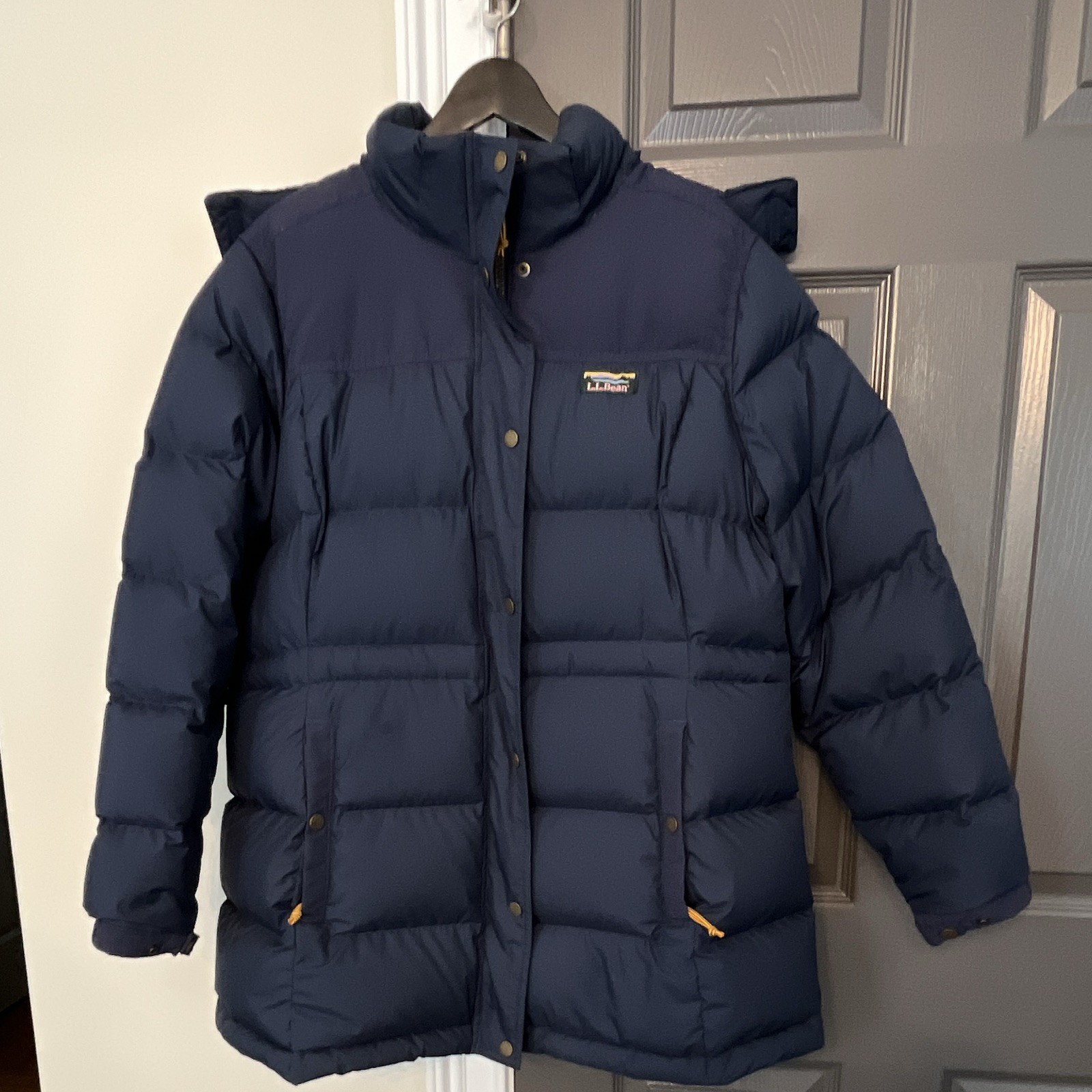 L.L. Bean Women\'s Petite XL Navy Blue Down Puffer Coat w/Snap-off Hood *EUC*