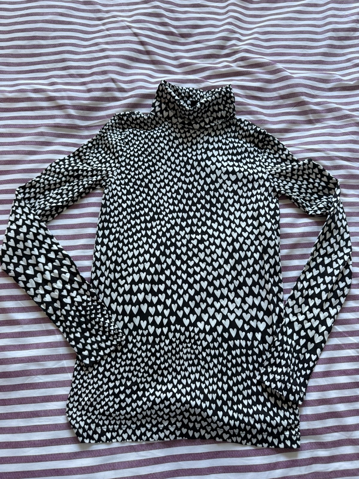 J Crew black and white heart pattern lightweight roll neck sweater size XXS