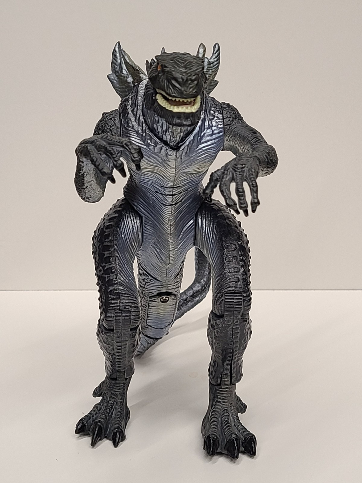 1998 Toho Trendmasters Godzilla - Roars and Bites - Works - 9 Inches Tall