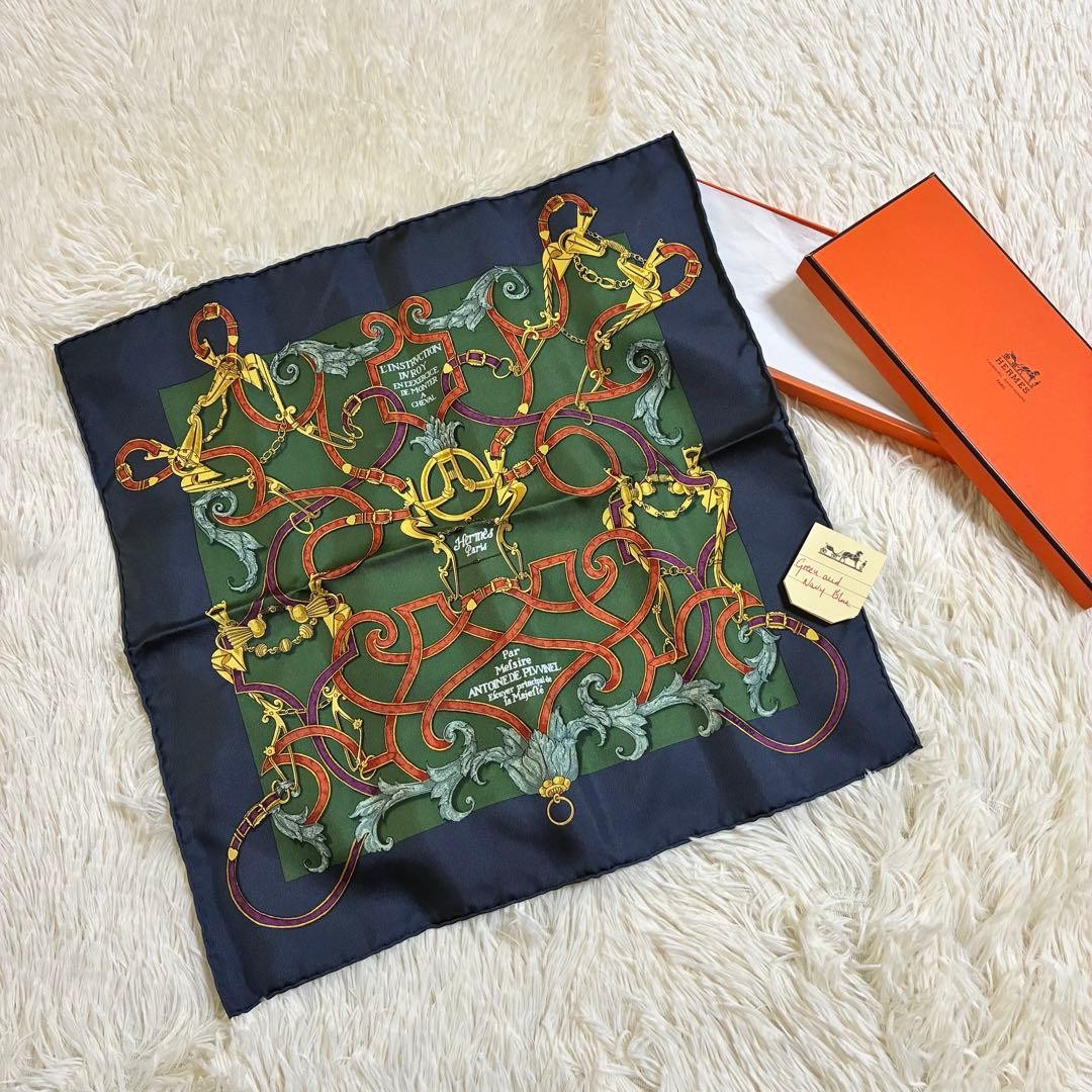 Hermes Silk Scarf Carre 90 L\'Instruction Du Roi Navy Equestrian Mint w/Box Hermes Silk Scarf Carre 90 L\'Instruction Du Roi Navy Equestrian Mint w/Box