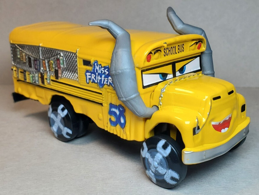 Disney Pixar Cars 3 Demolition Derby Miss Fritter Ms. Fritter Diecast 1:55 FC Disney Pixar Cars 3 Demolition Derby Miss Fritter Ms. Fritter Diecast 1:55 FC