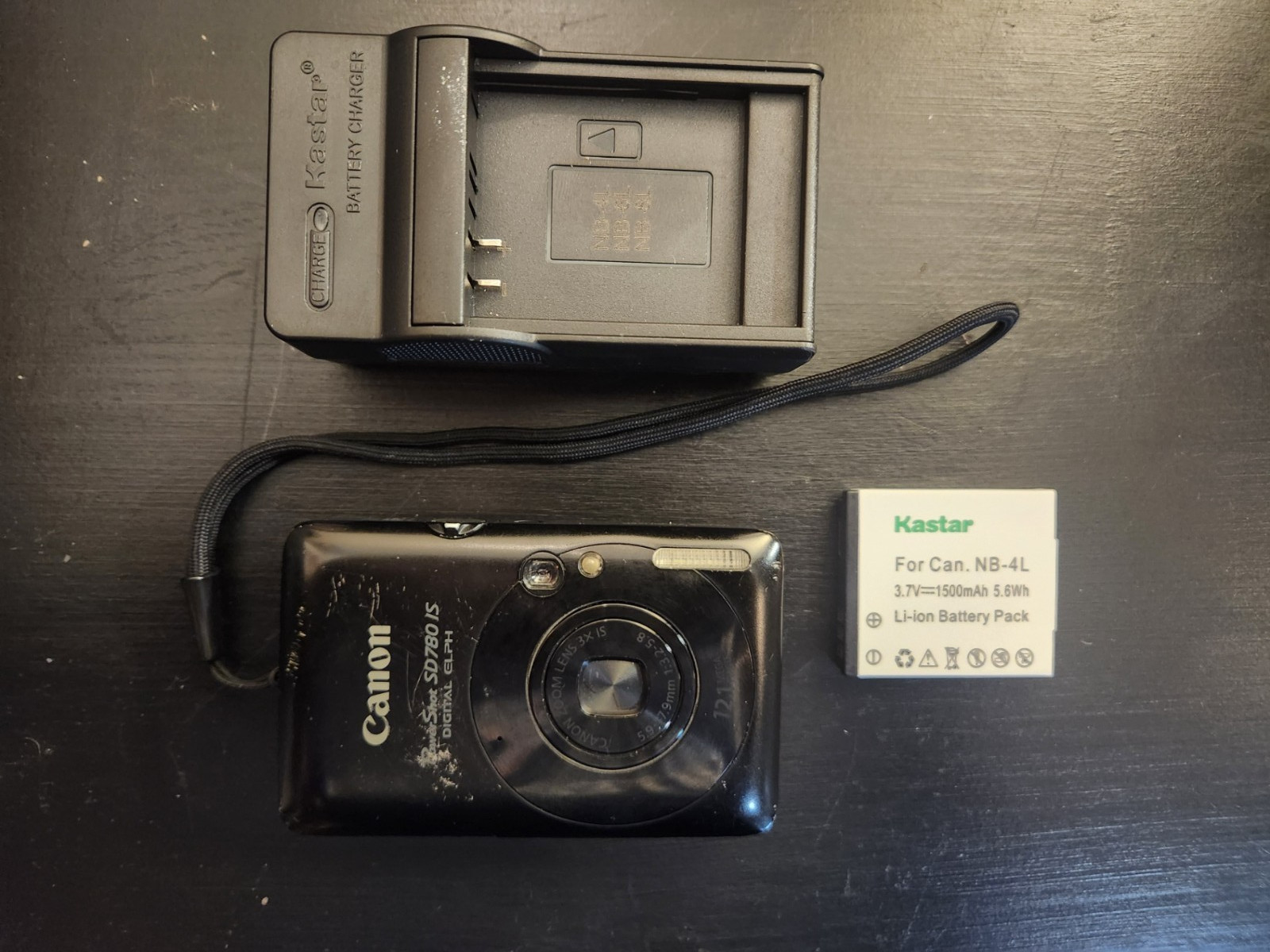 Canon PowerShot Digital ELPH SD780 IS / Digital IXUS 100 IS 12.1MP Digital...