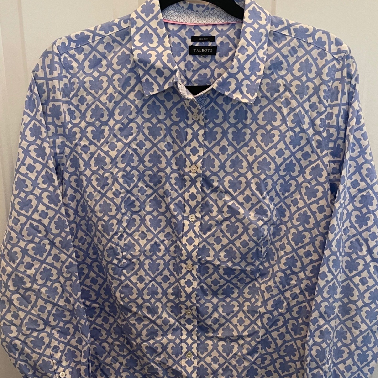 Talbots Non-Iron Blue White Quatrefoil  Button Down Shirt Long Sleeve Preppy