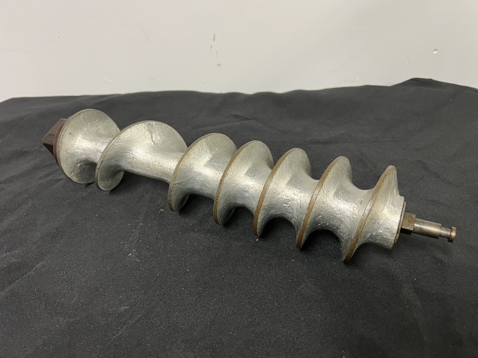 Genuine Hobart Model 4146 Meat Grinder Part No 00-111823 Worm Assembly GUC