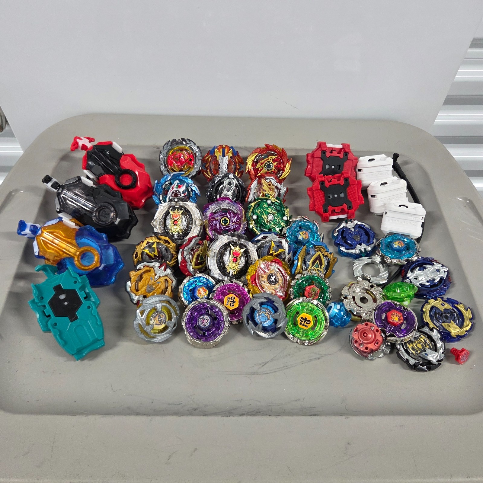 Hasbro Beyblade Burst Fight w Launchers [Lot of About 26]