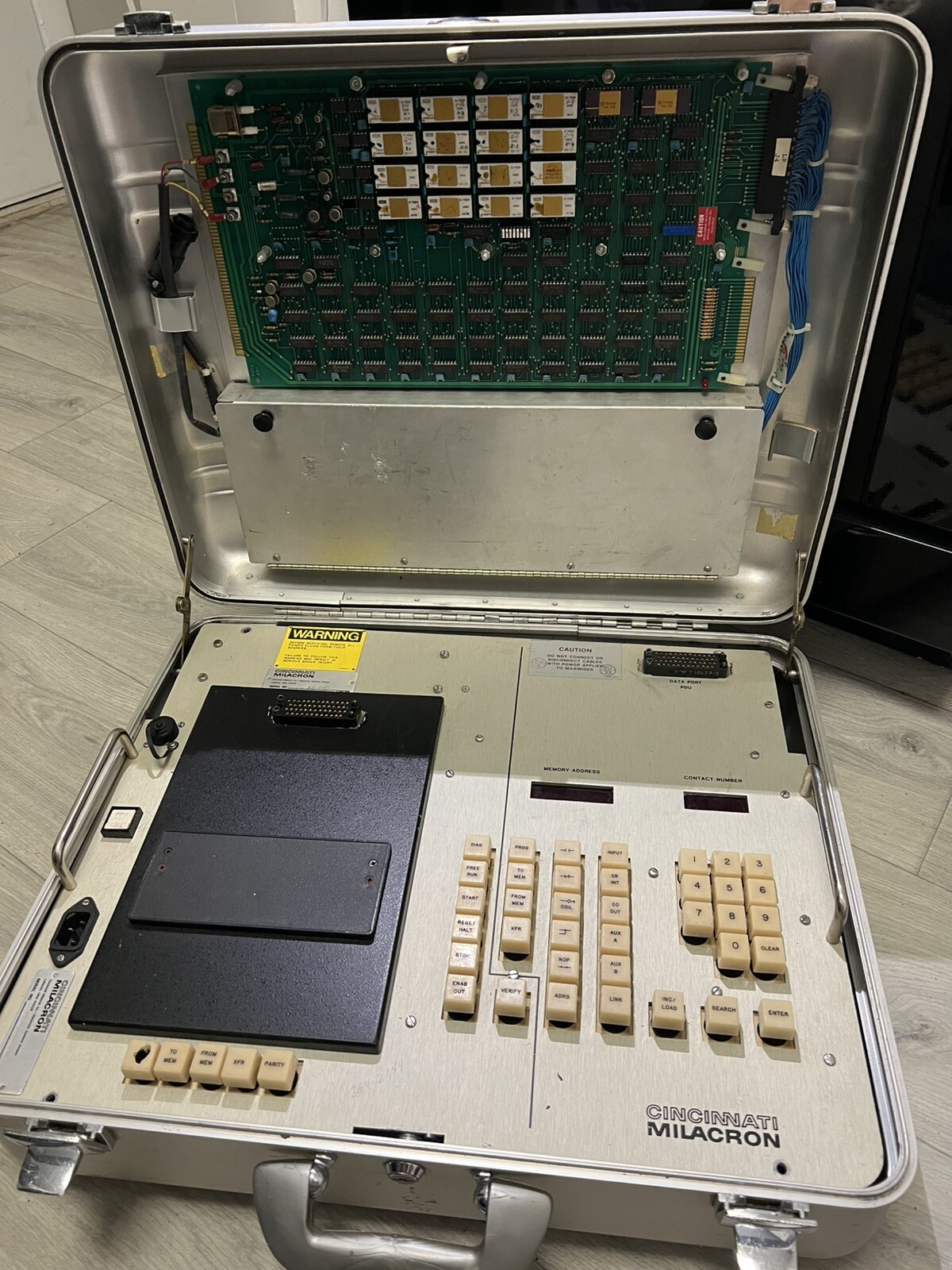 Cincinnati Milacron Programer 3-700-0075a