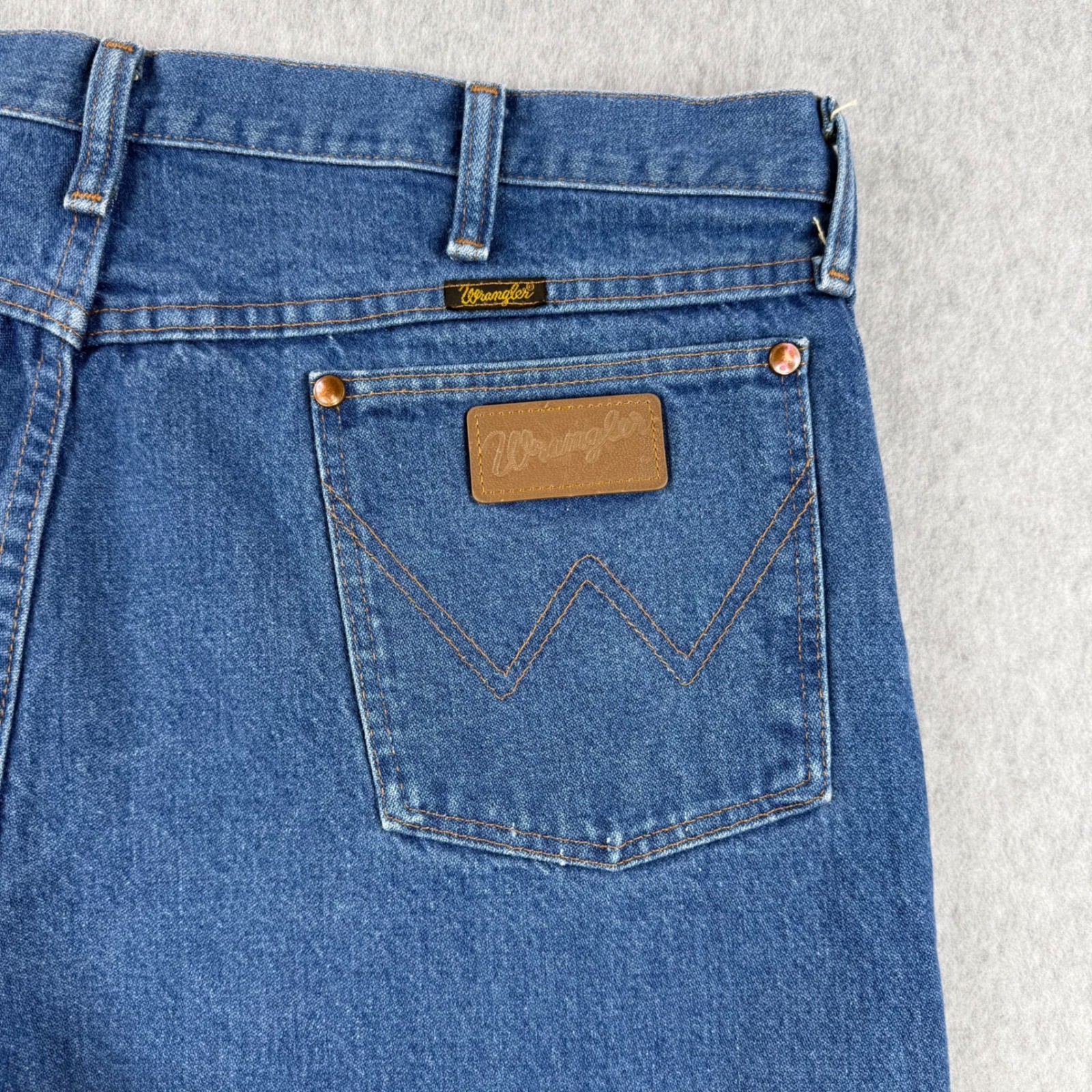 Vintage Wrangler Jeans Mens Fits 38x31 Blue 31MWZ Cowboy Cut Denim Made in USA Vintage Wrangler Jeans Mens Fits 38x31 Blue 31MWZ Cowboy Cut Denim Made in USA