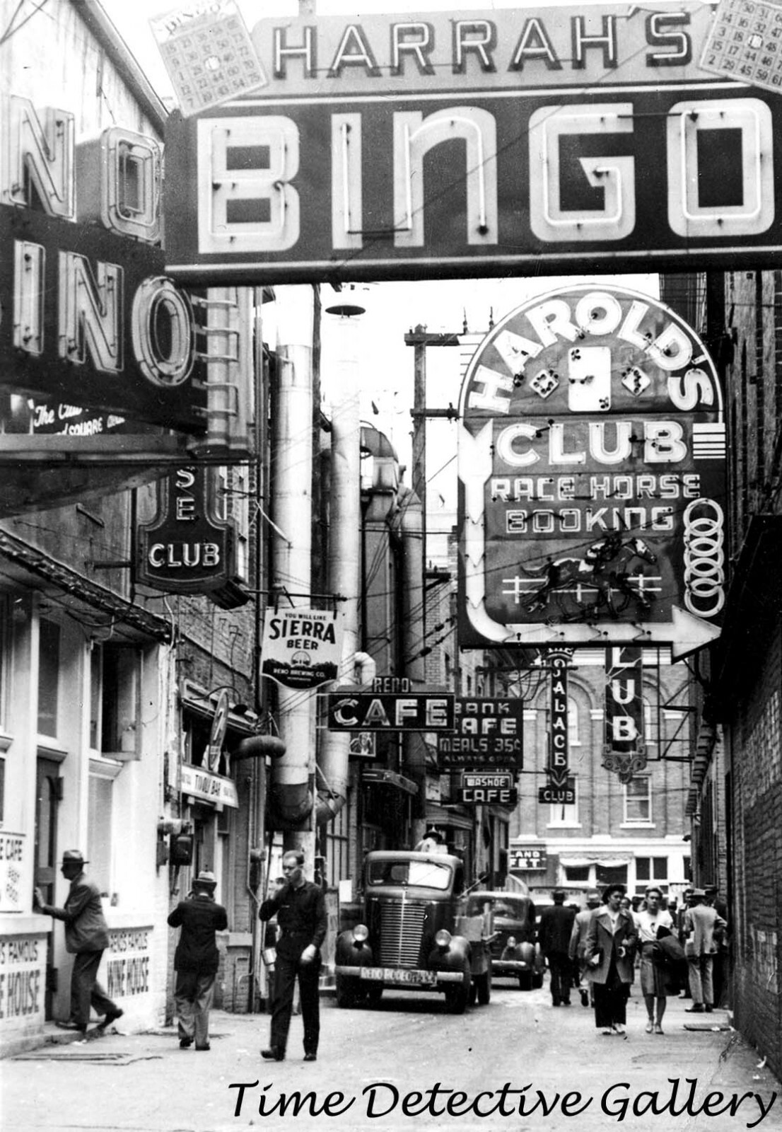 Douglas Alley, Reno, Nevada - c. 1940s-1950s - Vintage Photo Print