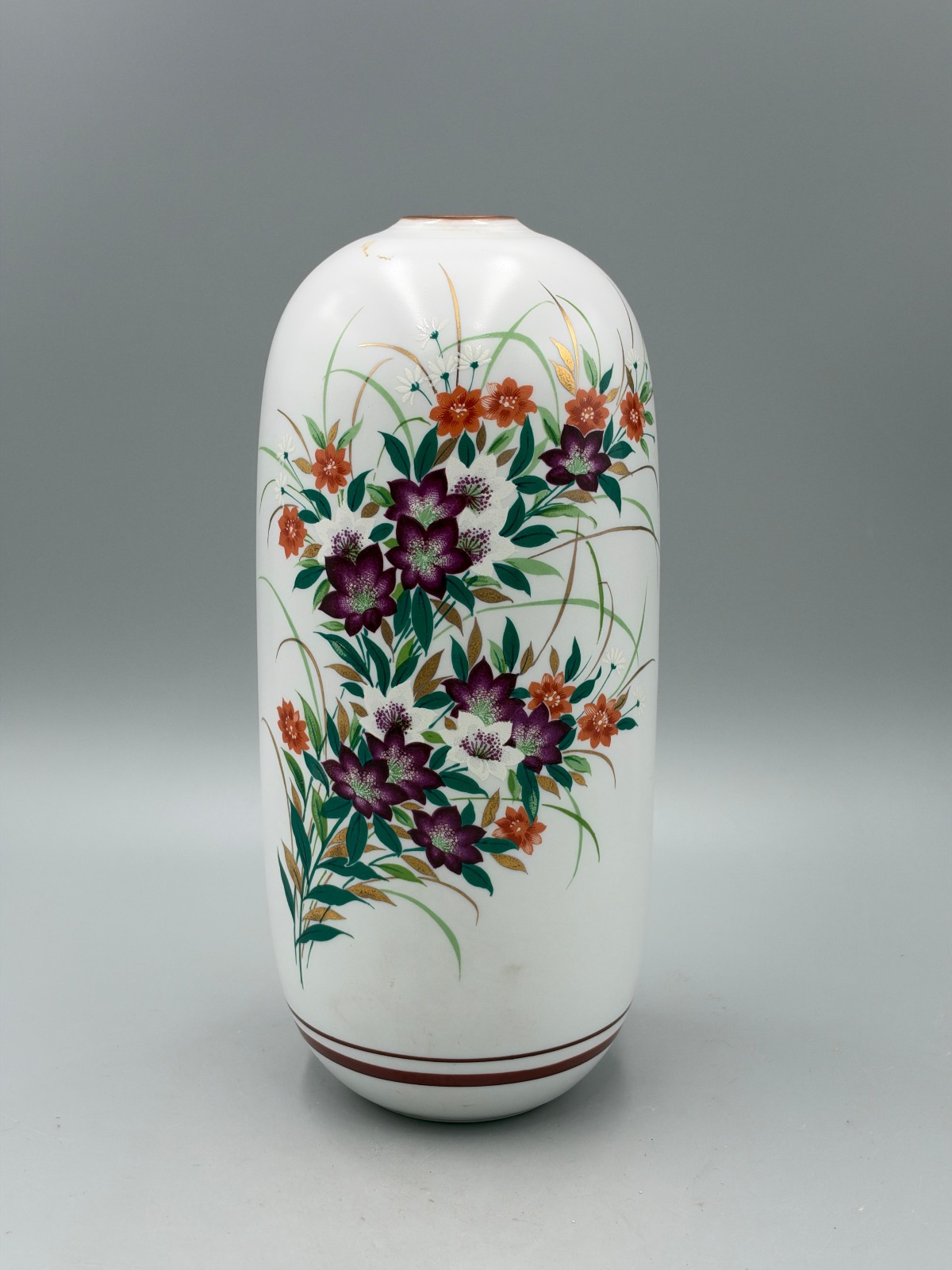 Vintage 20th c. Japanese Kutani Porcelain Vase, marked Kutani Tosho 9 3/4''