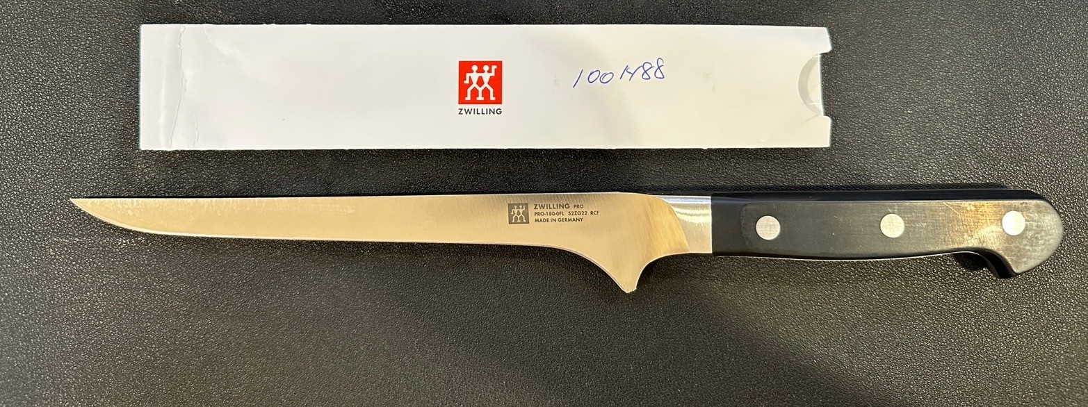 ZWILLING J.A. HENCKELS Pro 7'' Filleting Knife (38403-183)
