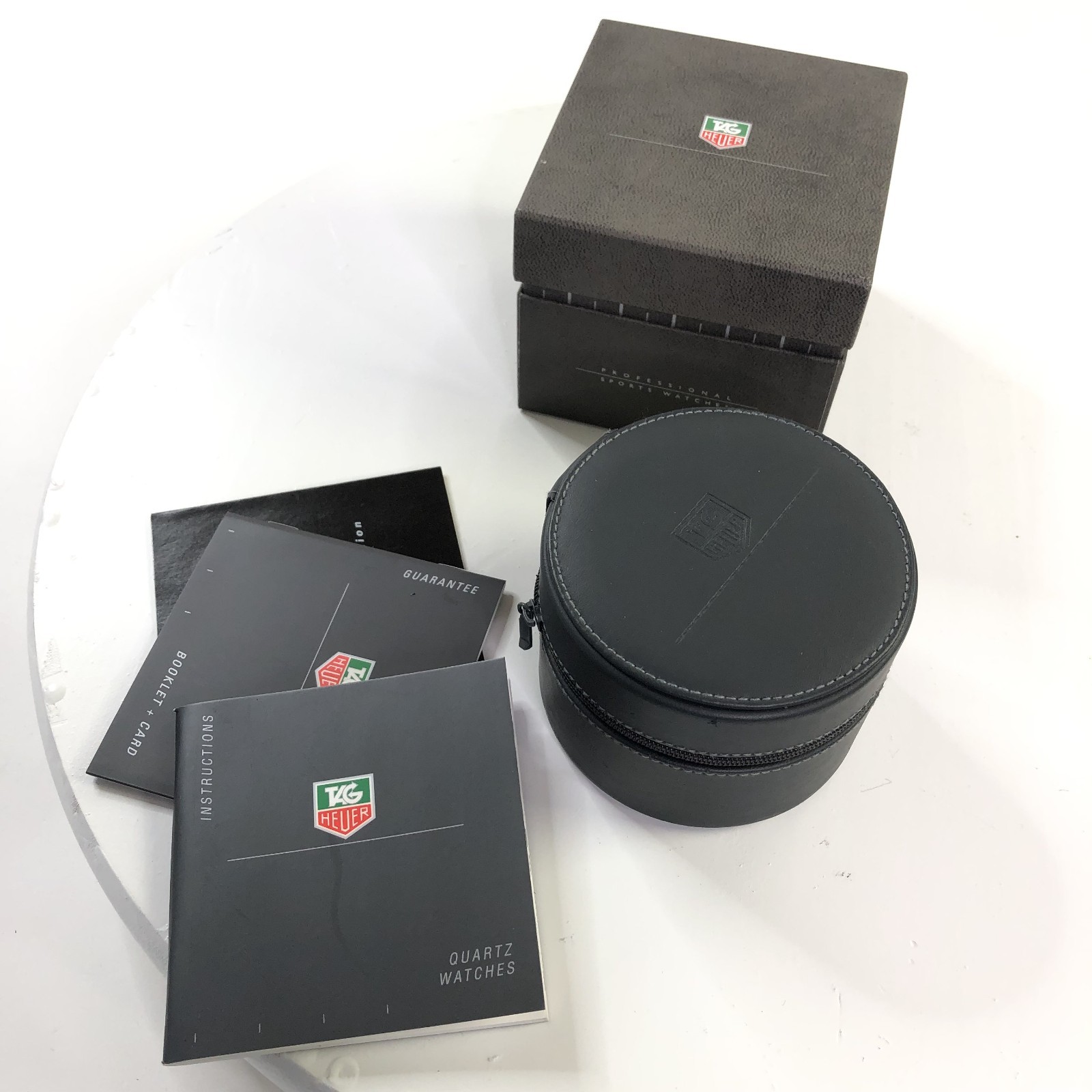 Genuine TAG Heuer Round Zippered Watch Travel Case / Service Pouch with Cushion