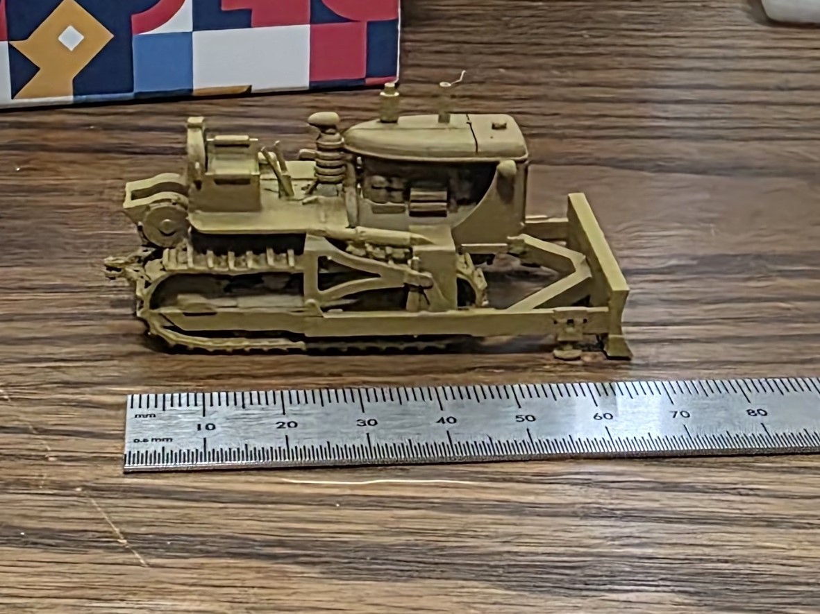 One 1/87 HO scale D7 bulldozer w/ winch, yellow EXCLUSIVE