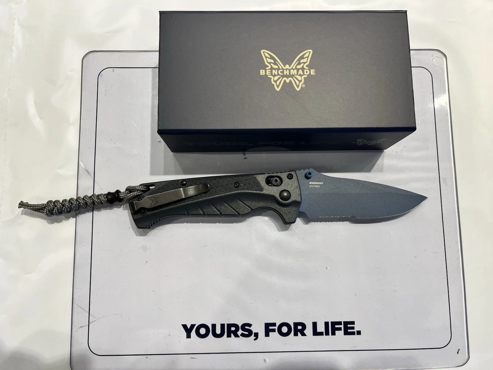 Benchmade Adira 18060SBT-01 Magnacut AXIS Lock Drop Point Grivory Handle