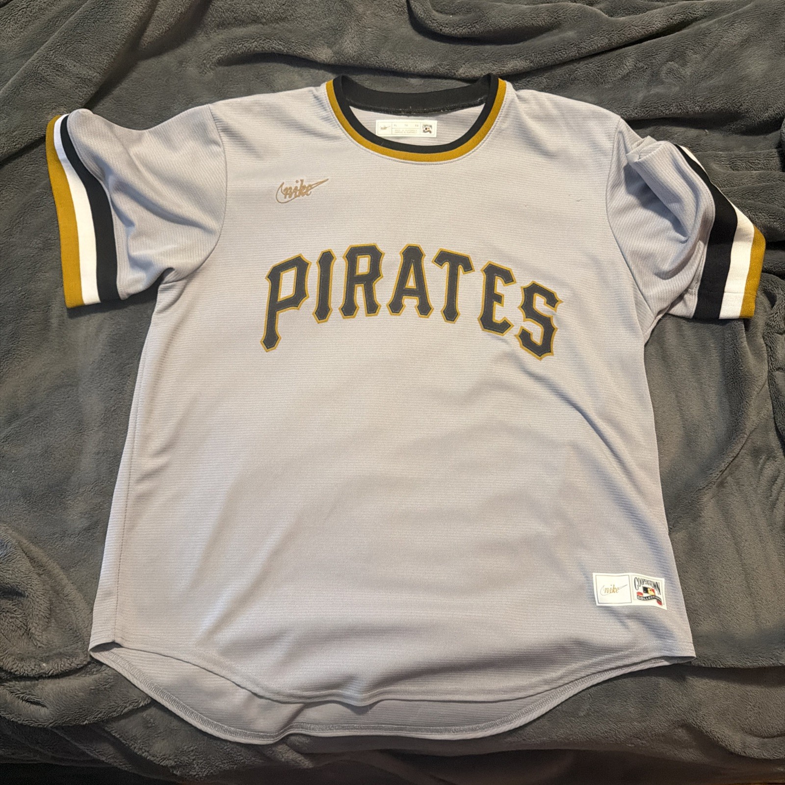 Pittsburgh Pirates Jersey Mens XL Nike Cooperstown Throwback Roberto Clemente Pittsburgh Pirates Jersey Mens XL Nike Cooperstown Throwback Roberto Clemente