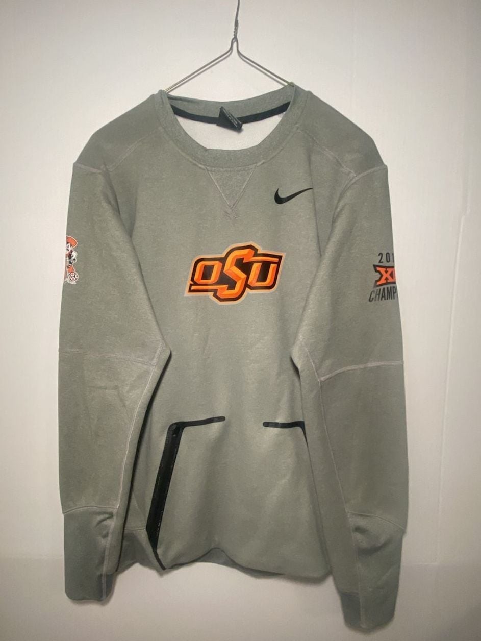 Nike Oklahoma State University Cowboys 2017 XII Champions Crewneck Gray Small