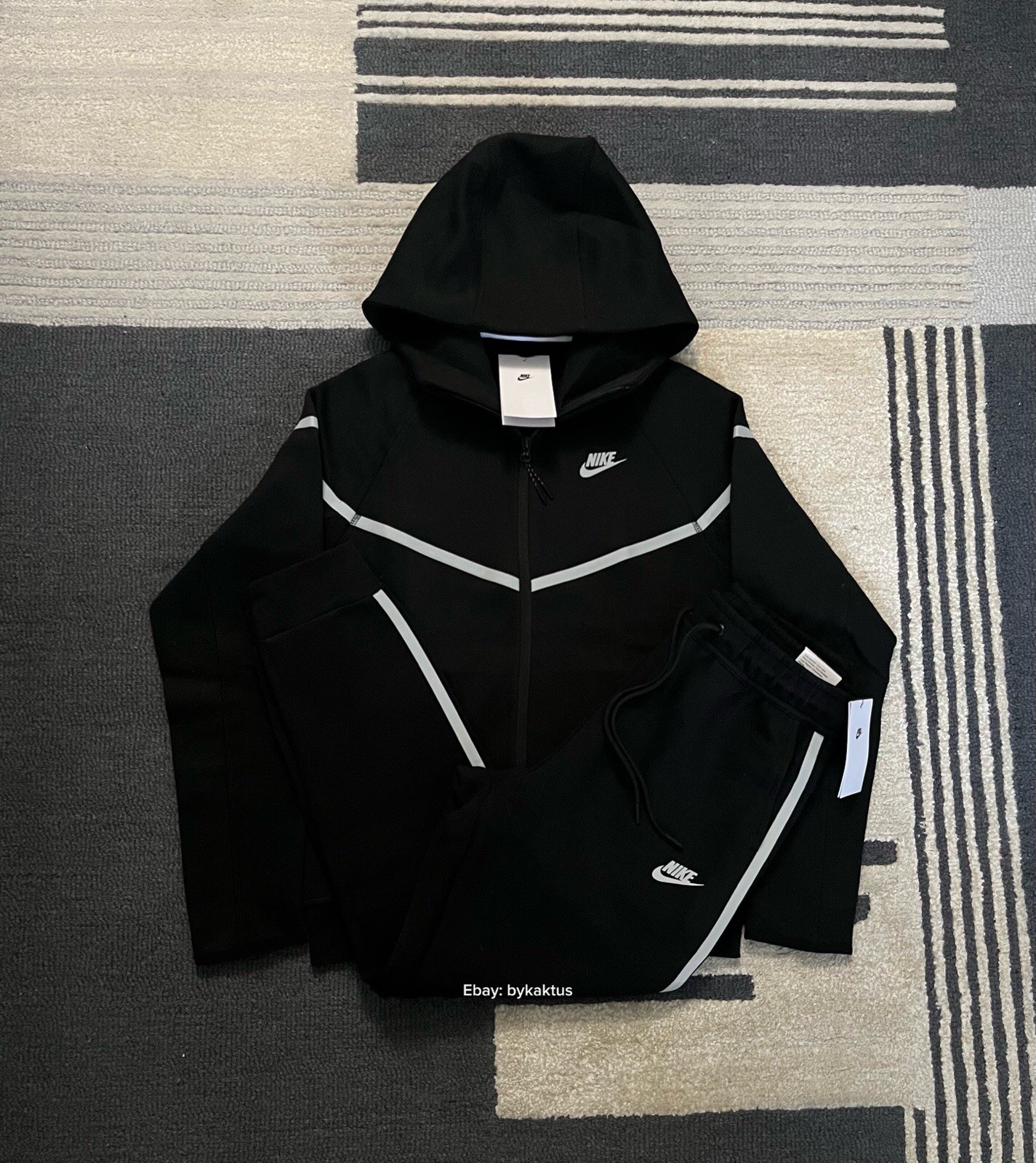 Nike Tech Fleece Black Reflective Hoodie & Pants Set Sizes S-L |FREE SHIPPING| Nike Tech Fleece Black Reflective Hoodie & Pants Set Sizes S-L |FREE SHIPPING|