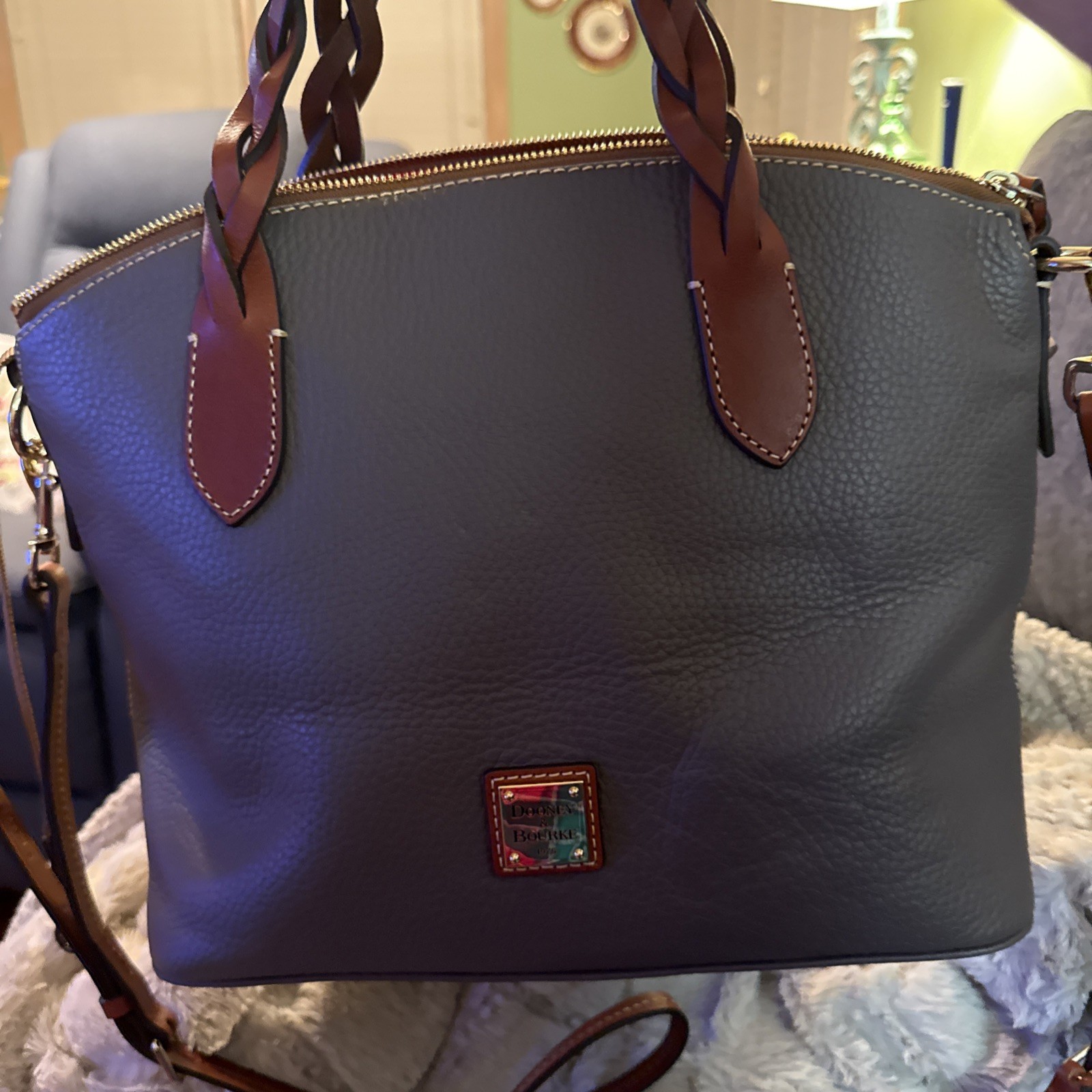 Dooney & Bourke Women\'s Large Satchel Leather Bag New never used