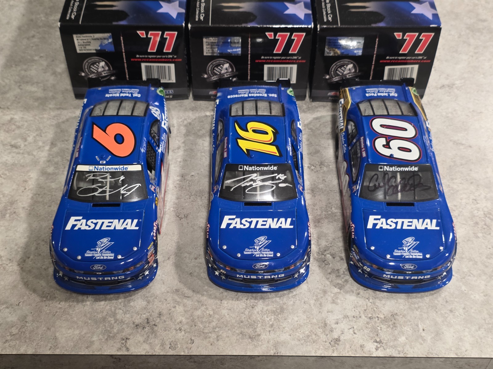 Roush Fenway Signed 2011 Fastenal 9/11 Tribute 1:24 Diecast Set Edwards