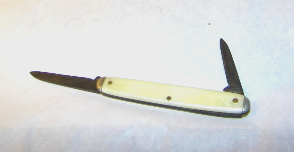 VINTAGE CAMILLUS CAMCO USA EQUAL END CELULOID FOLDING POCKET KNIFE PEN KNIVES