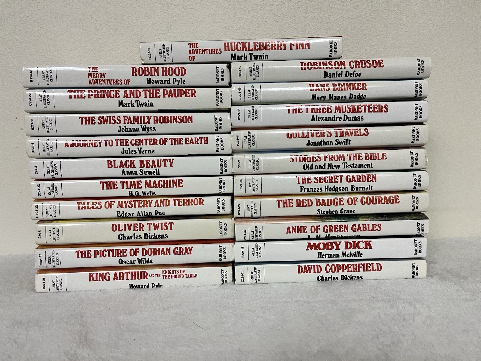 Great Illustrated Classics Hardcover Childrens Books Lot of 21 Finn Oliver Robin