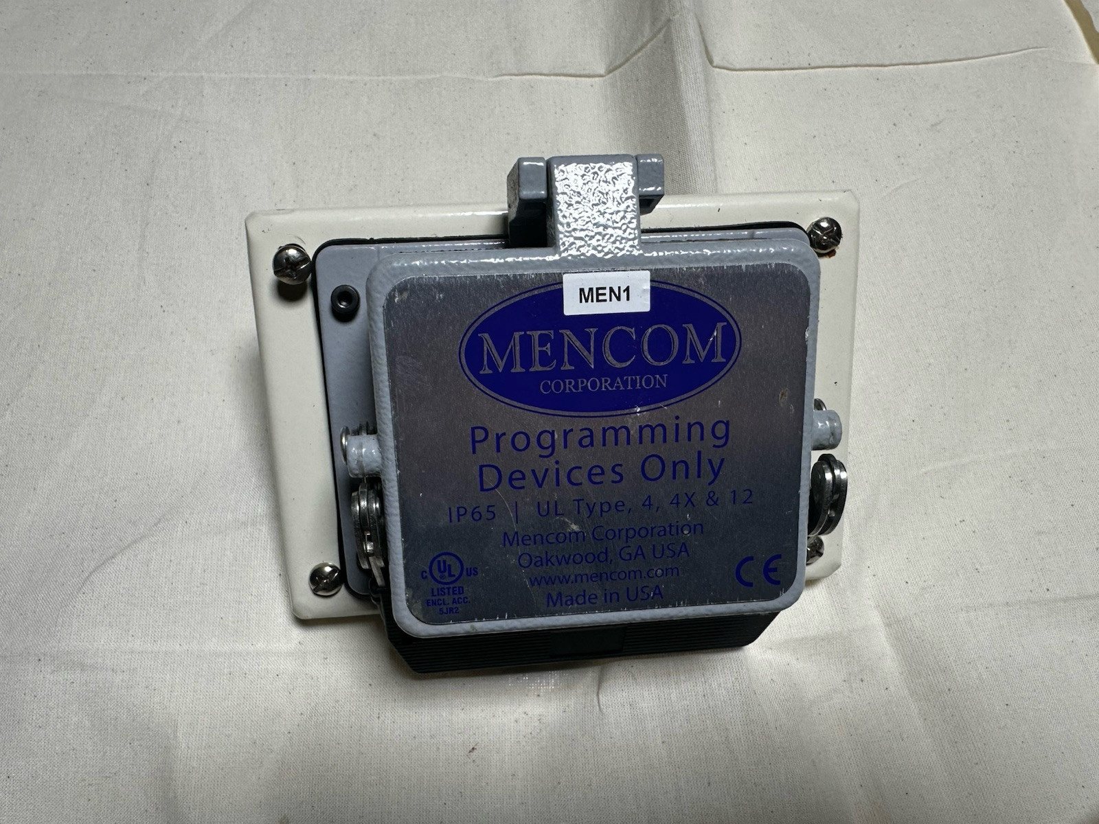 Mencom GF-RJ45-R-32 Programming Devices Interface Connector, 115 VAC, 3 Amp