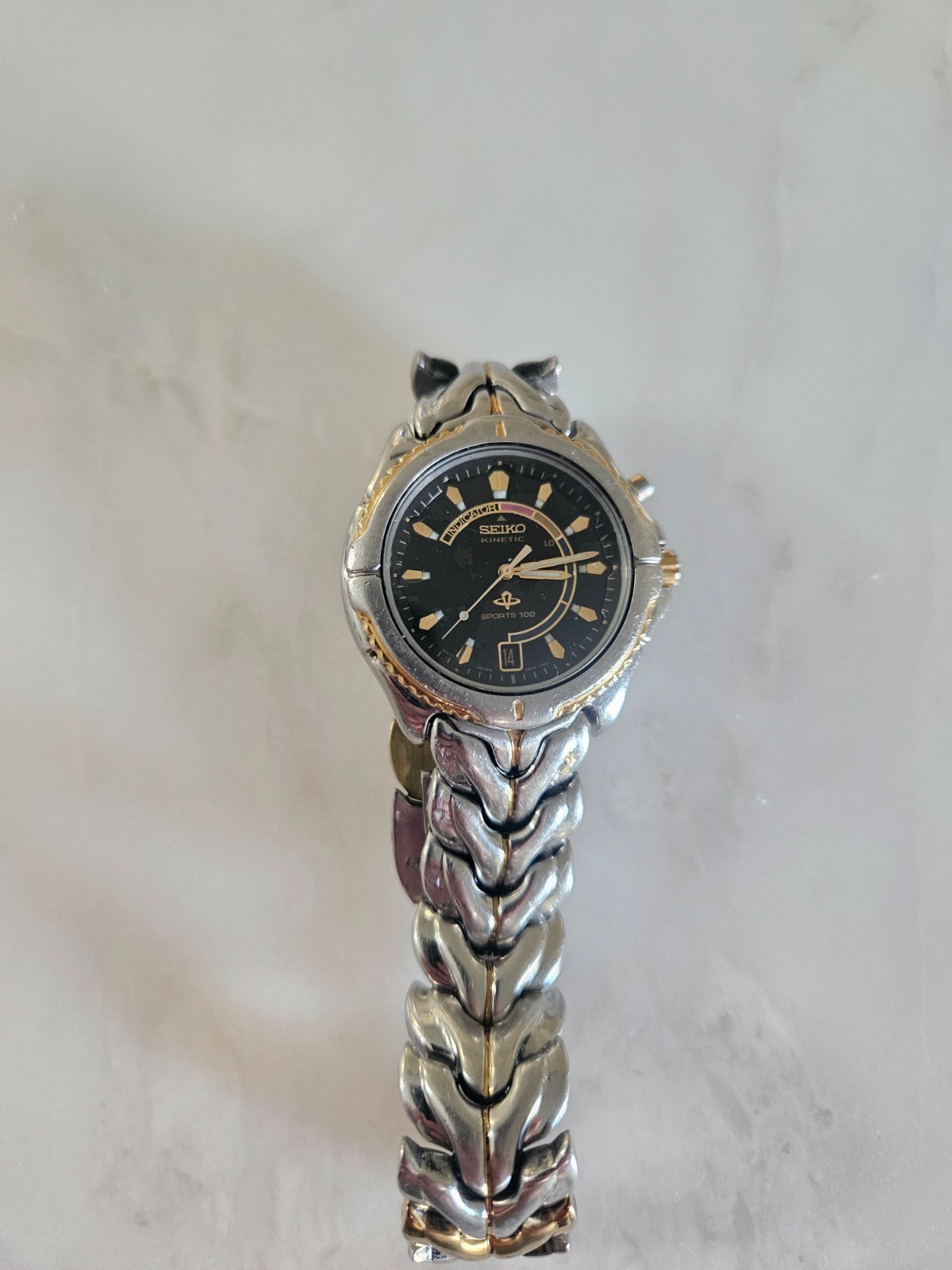 Seiko Kinetic Sport 100 Watch Two - Tone Black Dial - 5M42 - 0B09 Seiko Kinetic Sport 100 Watch Two - Tone Black Dial - 5M42 - 0B09