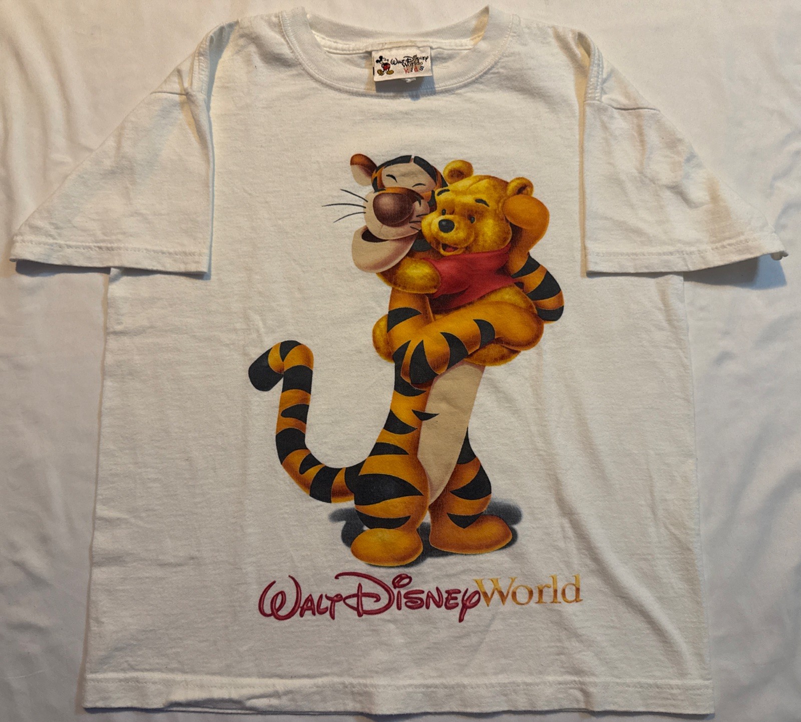 Vntg Walt Disney Kids Winnie The Pooh Tigger Hugging Pooh Plush Graphic Tee Sz 8