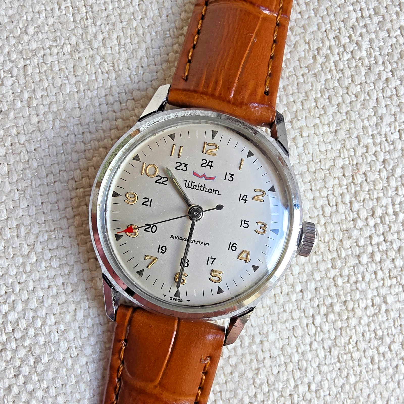 Vintage WALTHAM men\'s manual wind watch Military Style 24H dial swiss 1960s