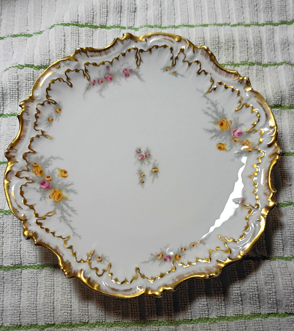 French Limoges Porcelain Plate 9\
