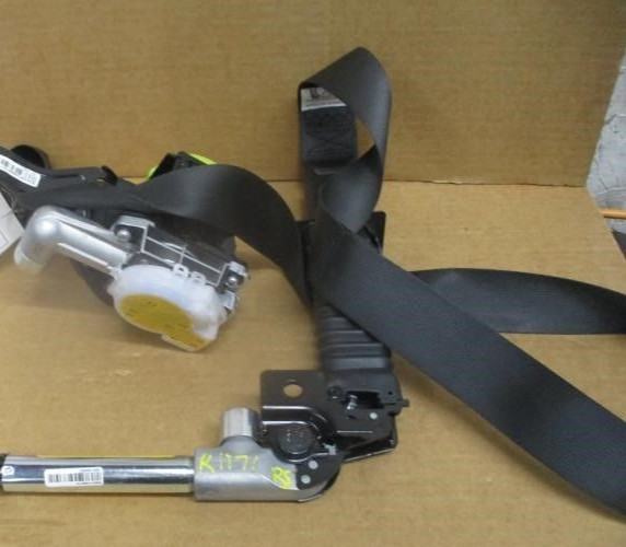 2017-2020 Hyundai Elantra Right Passenger Side Seat Belt Retractor Assembly OEM