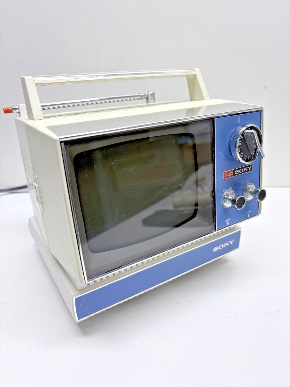VTG Sony TV-510U 5 Inch BW Analog TV  with base mount/Japan 1972- works