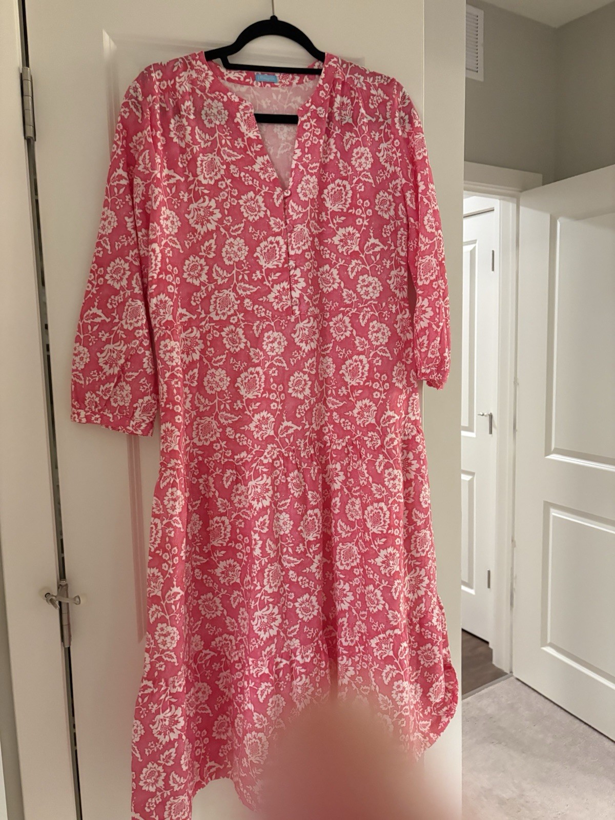 J McLaughlin Pink & White Fliral Midi Size M J McLaughlin Pink & White Fliral Midi Size M
