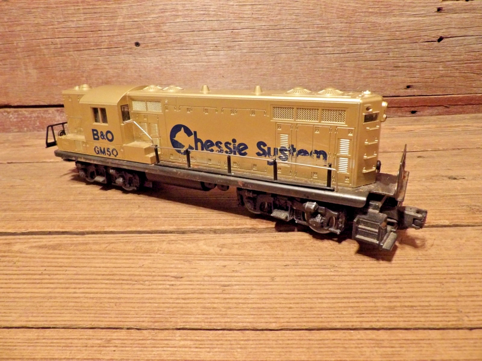 Vintage LIONEL 6-8359 General Motors Special Anniversary Chessie GP-7 Diesel