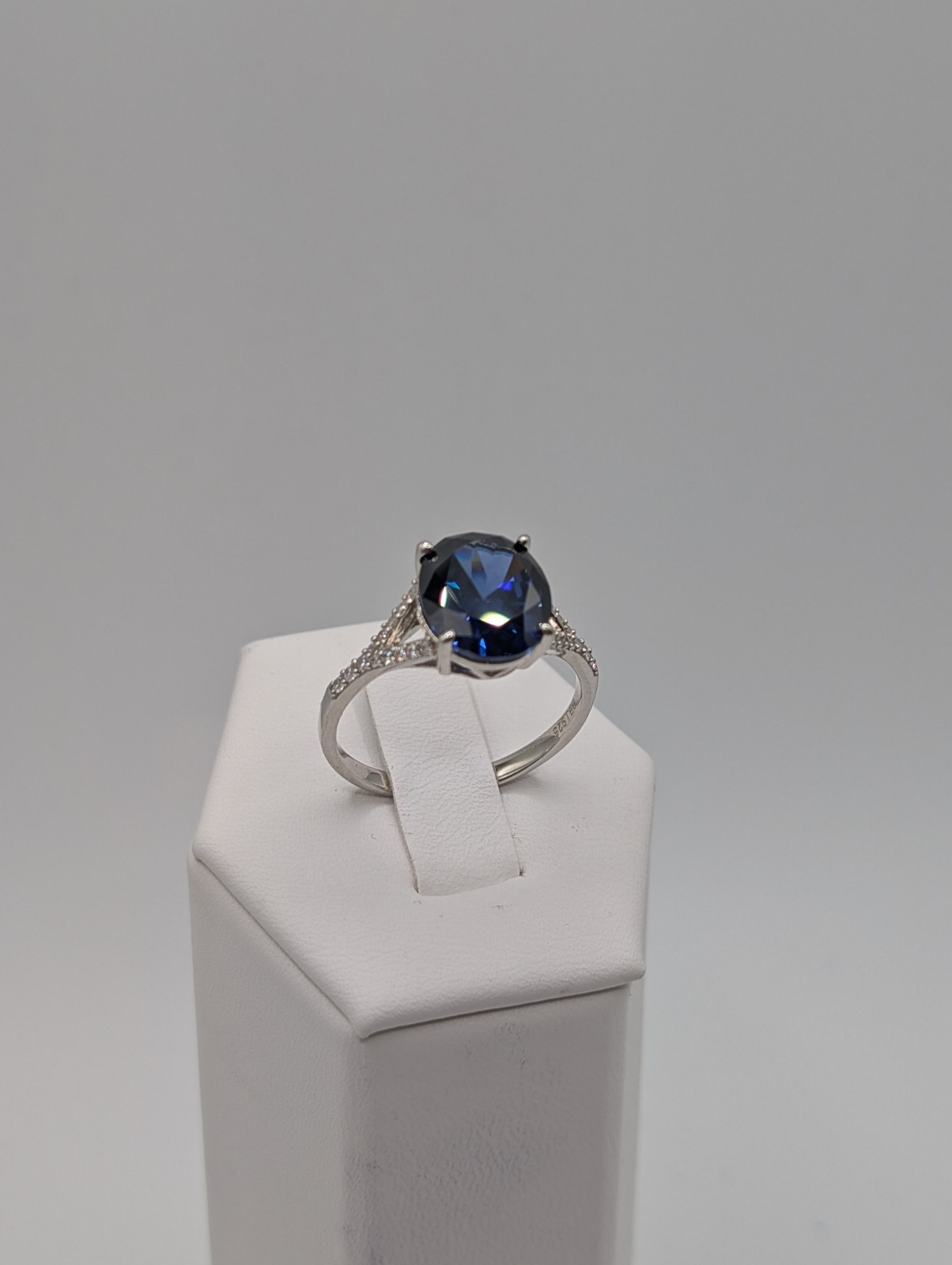 JTV BBJ Tanzanite And Diamond Simulant Rhodium Over Sterling Silver Ring Size 10 JTV BBJ Tanzanite And Diamond Simulant Rhodium Over Sterling Silver Ring Size 10