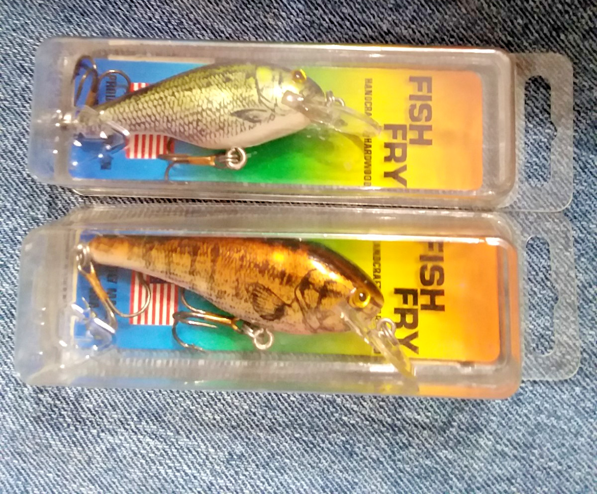2 - VINTAGE LEE SISSON LURES FISH FRY SERIES CRANKBAIT HANDCRAFTED WOOD USA MADE