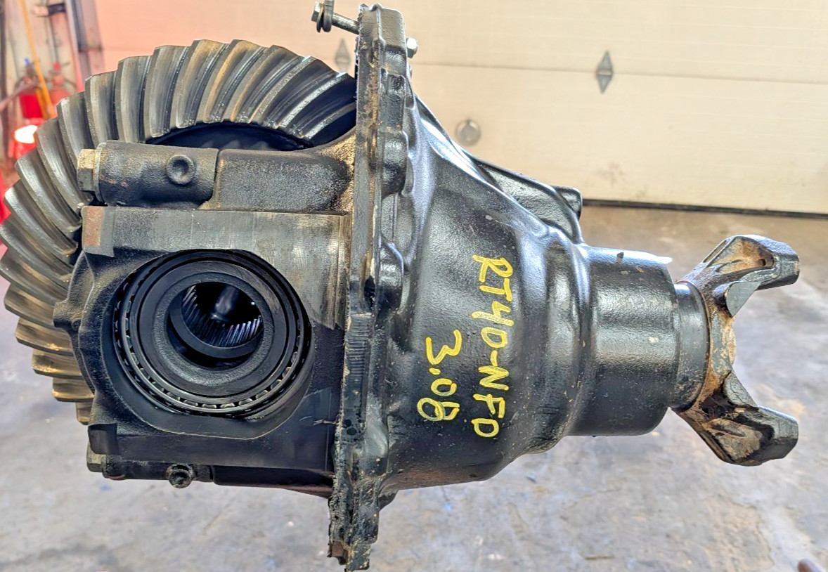 RT40-NFD 3.08 Alliance Rear Rear Differential Freightliner Carrier Nice Clean