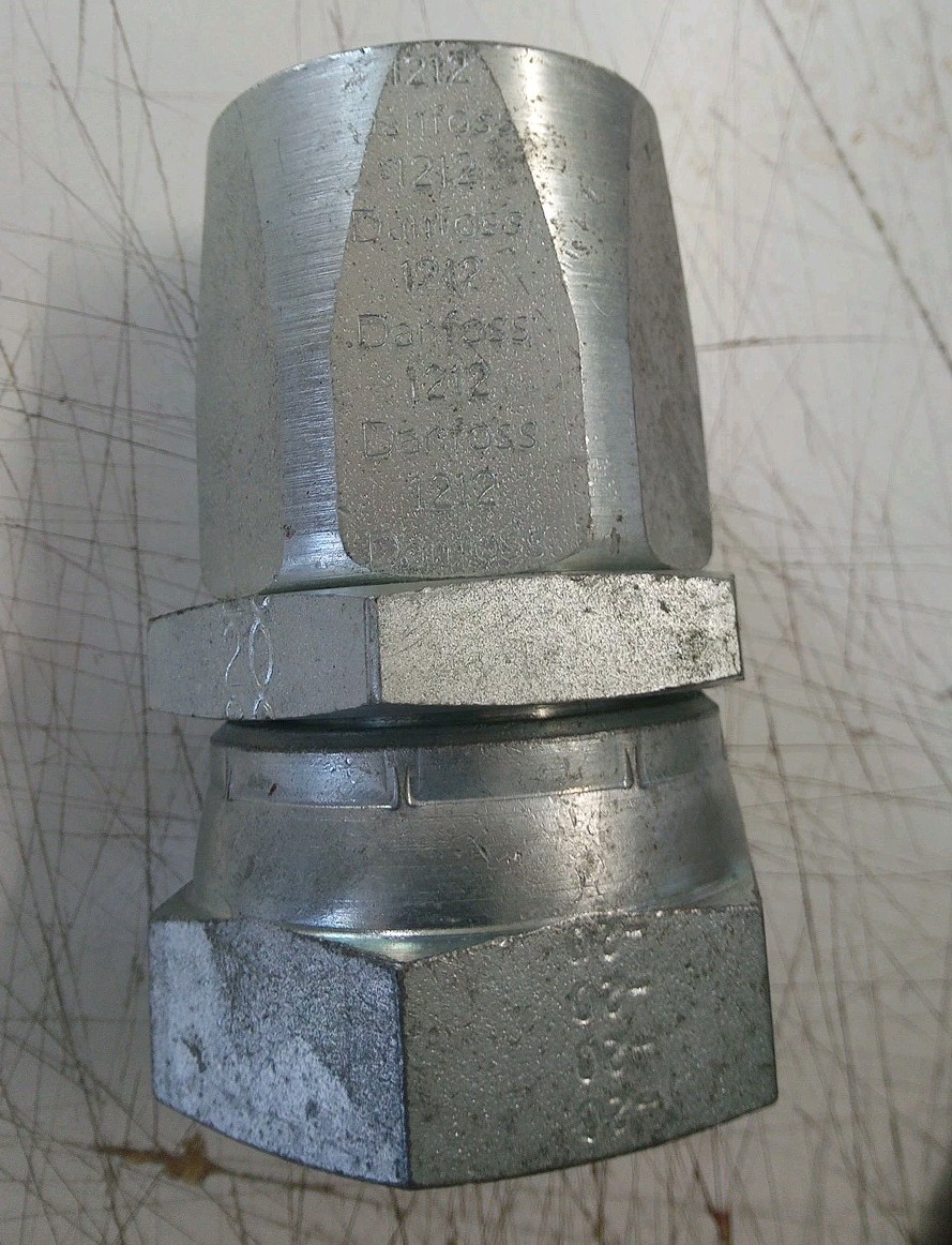 Danfoss 1212-20-20 Weatherhead Swivel Hydraulic Coupler 