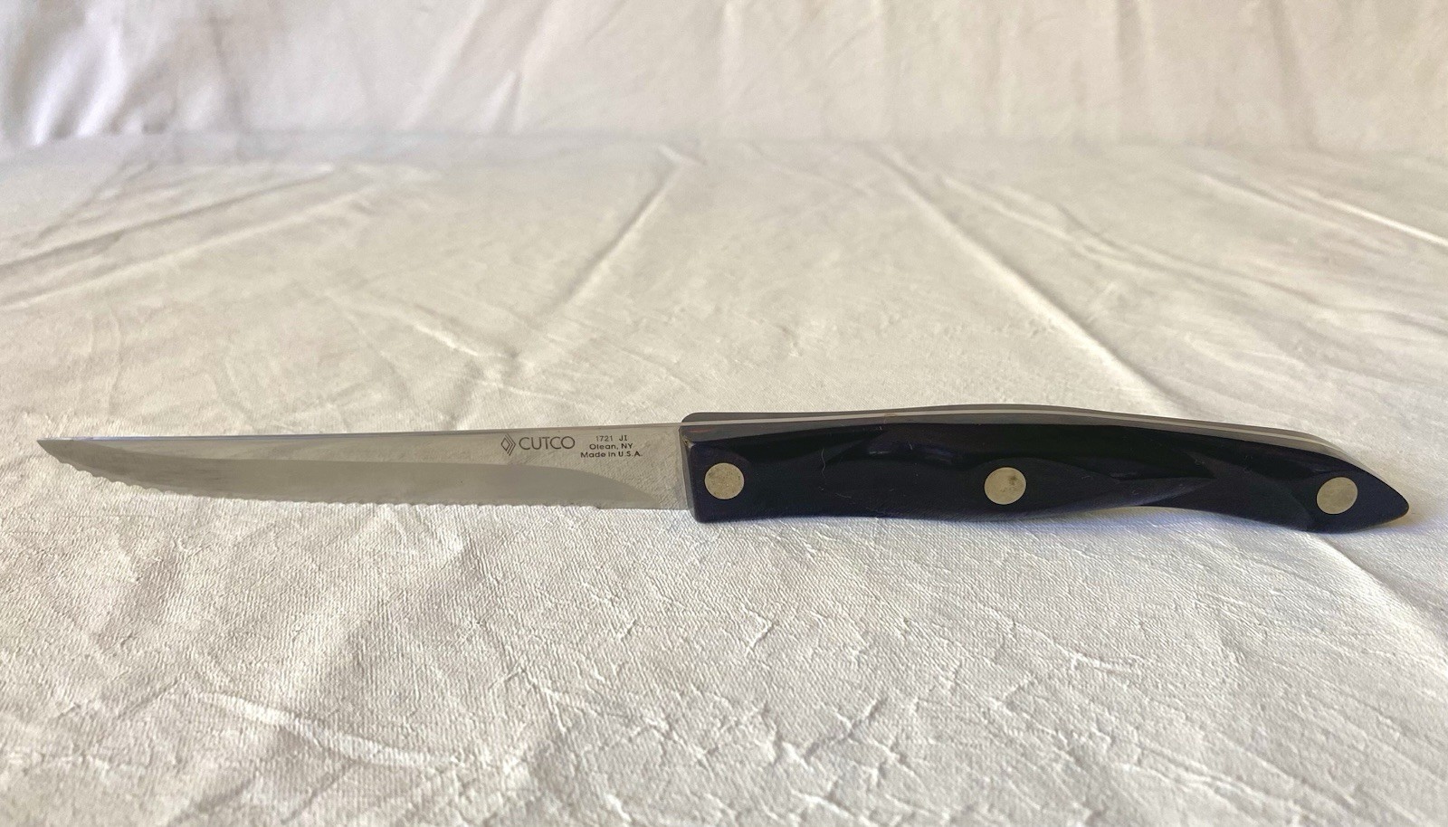 CUTCO #1721 JI Steak Knife Serrated Dark Brown Handle 4.75” Blade USA CUTCO #1721 JI Steak Knife Serrated Dark Brown Handle 4.75” Blade USA