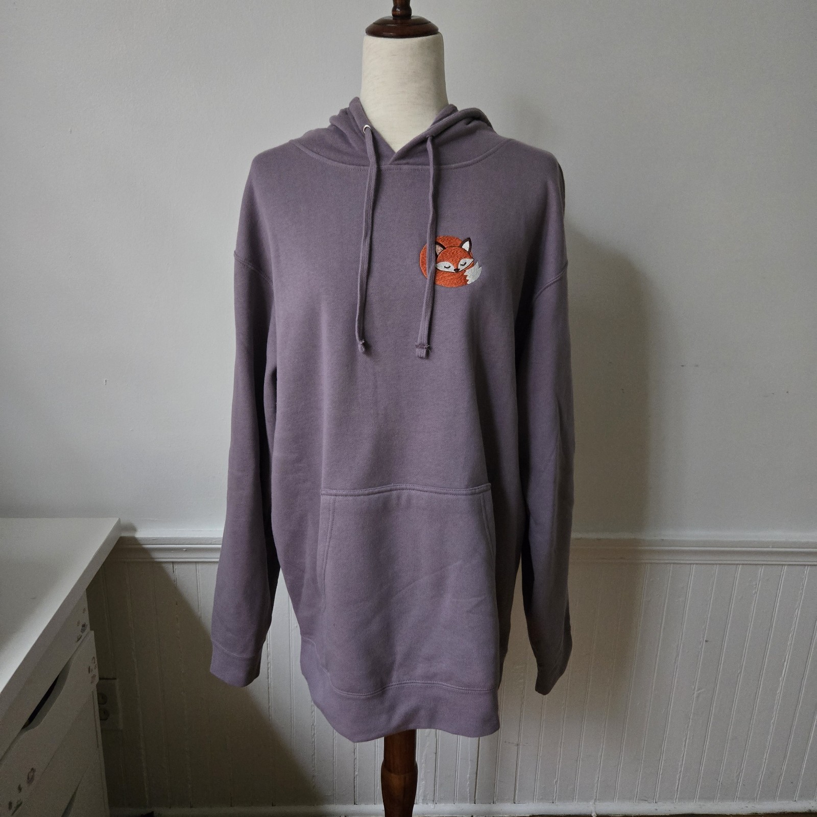 Independent Trading Women Embroidered Sleeping Fox Plum Hoddie Size Large Independent Trading Women Embroidered Sleeping Fox Plum Hoddie Size Large