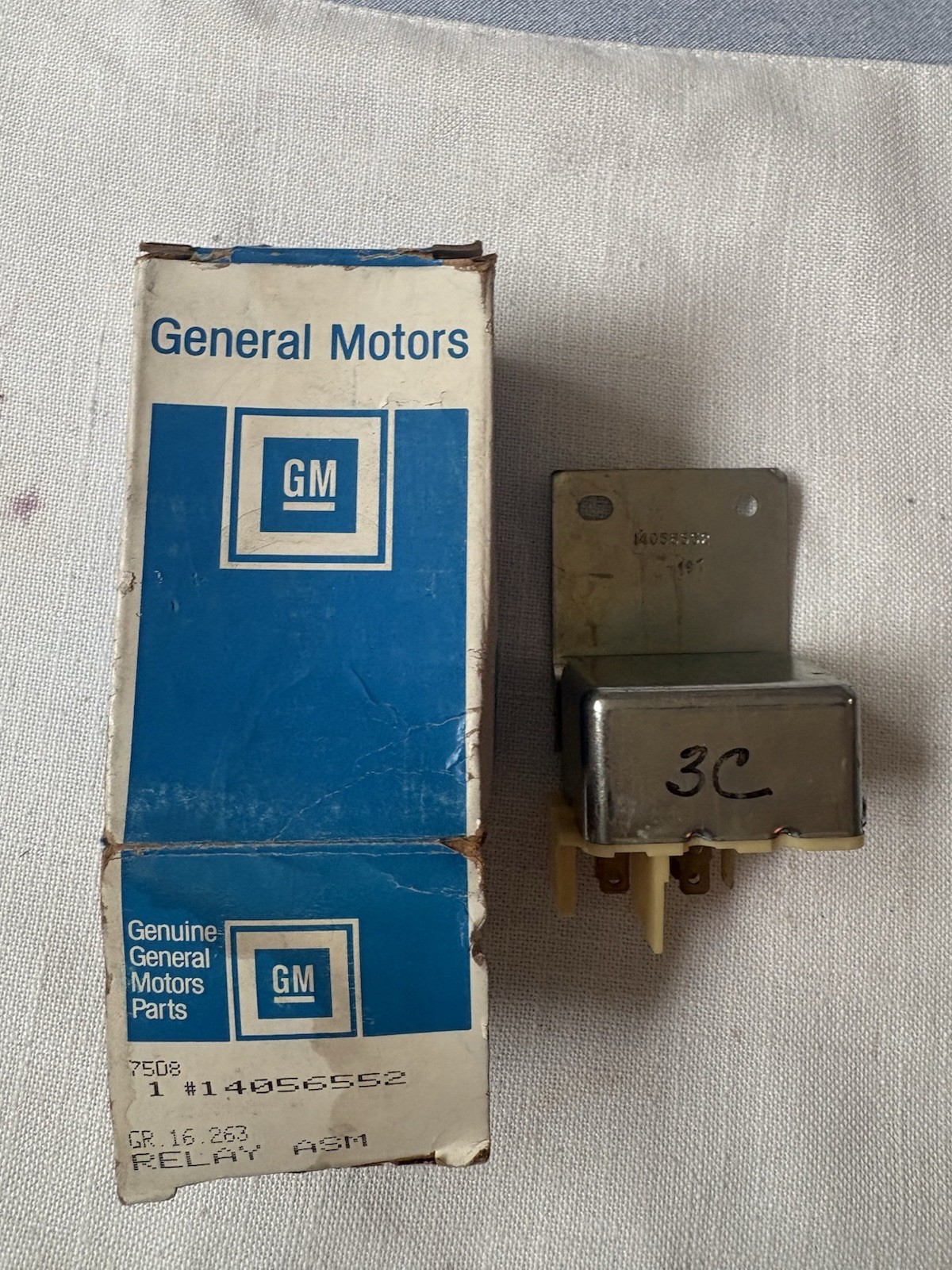 GM 14056552 Relay Assembly Door Lock 1977-1991 GMC CHEVY PICK UP Blazer Suburban GM 14056552 Relay Assembly Door Lock 1977-1991 GMC CHEVY PICK UP Blazer Suburban