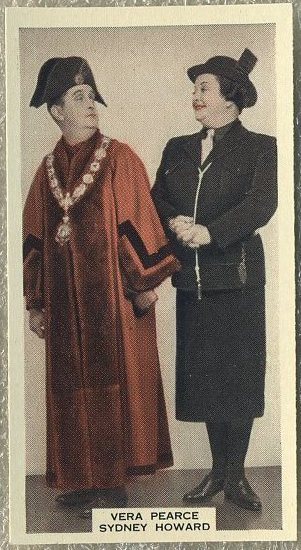 Vera Pearce + Sydney Howard 1939 A & M Wix Film Favourites Tobacco Card #82
