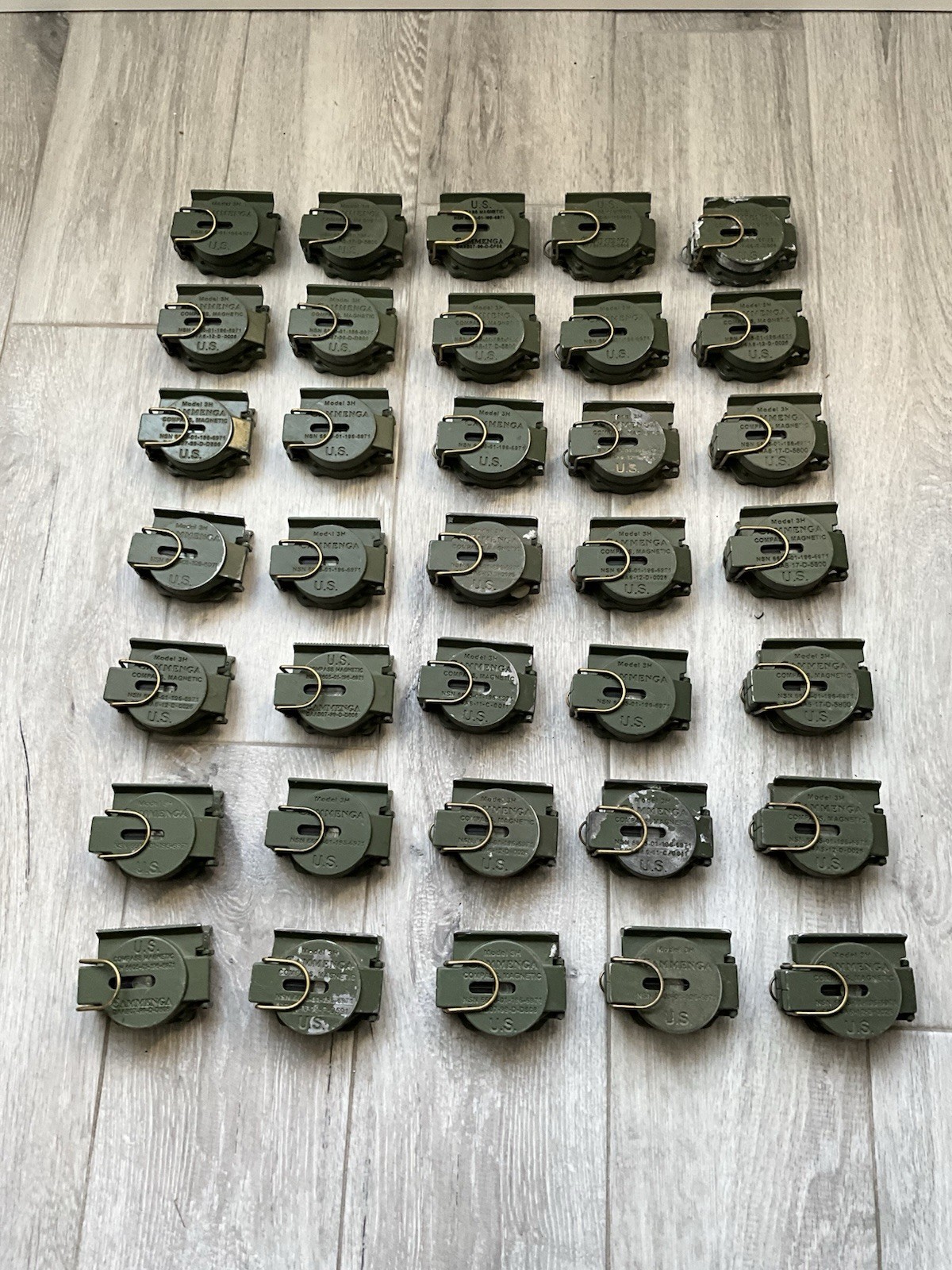 LOT OF 35 US CAMMENGA MODEL 3H MAGNETIC COMPASS *ALL OF THEM HAVE BROKEN GLASS* LOT OF 35 US CAMMENGA MODEL 3H MAGNETIC COMPASS *ALL OF THEM HAVE BROKEN GLASS*
