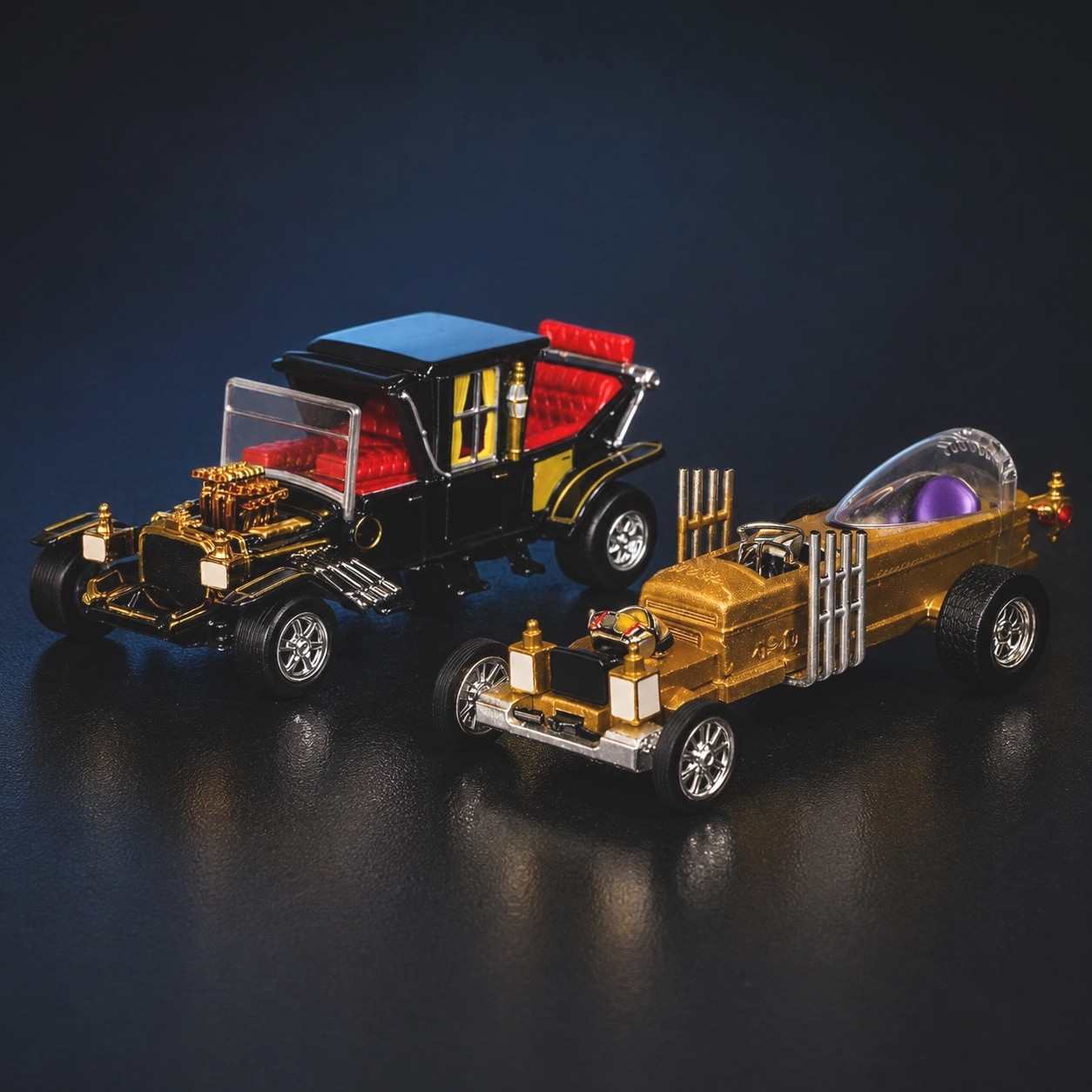 The Munsters Koach & Drag-U-La 1:64 Diecast Car Set Gold Black TV Collectible