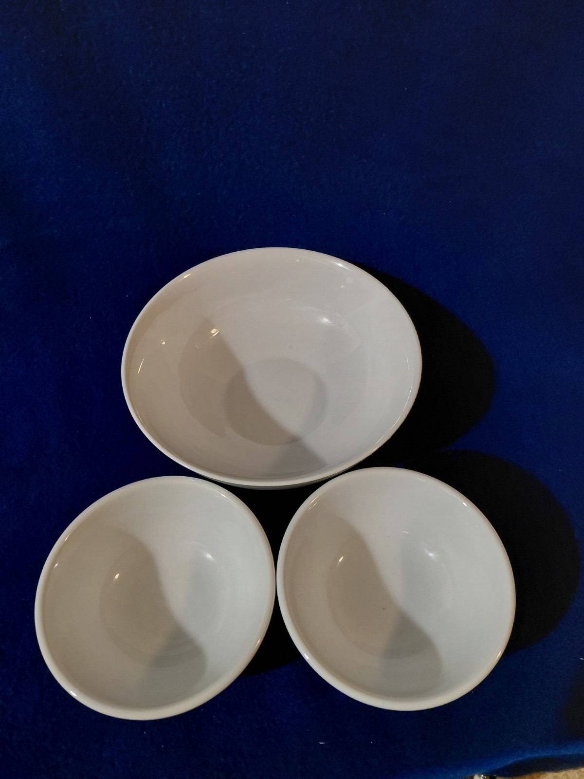 Pier 1 Bowls - Set of 3 - 2 Small 4.5 inch & 1 Large 7 inch - White - Porcelain Pier 1 Bowls - Set of 3 - 2 Small 4.5 inch & 1 Large 7 inch - White - Porcelain